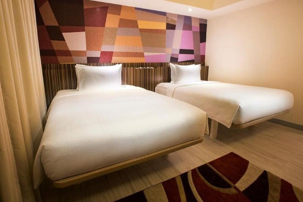 Genting Hotel Jurong Singapore Exterior photo