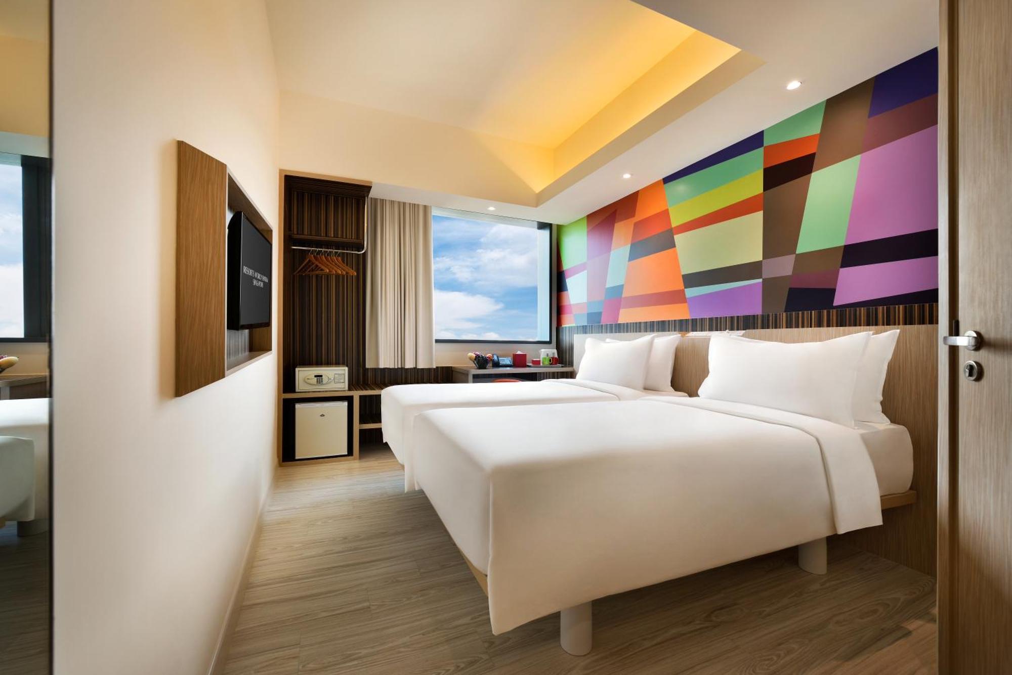 Genting Hotel Jurong Singapore Exterior photo